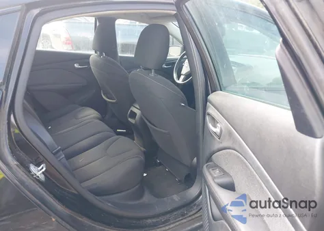 2013 Dodge Dart Sxt z USA, uszkodzony, nr VIN 1C3CDFBA9DD295886